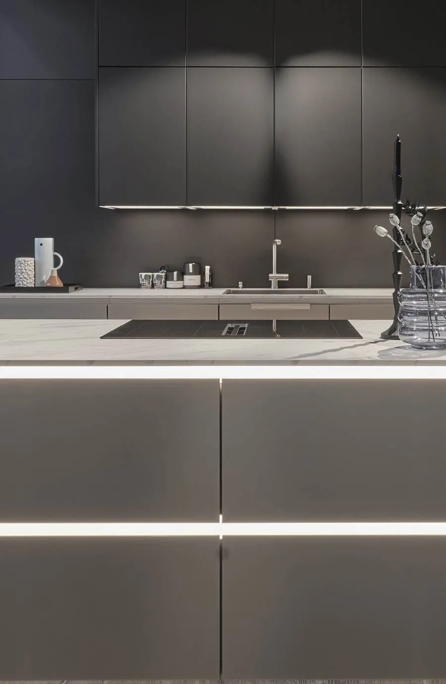 Häcker engineering — Illuminated Gola Profiles