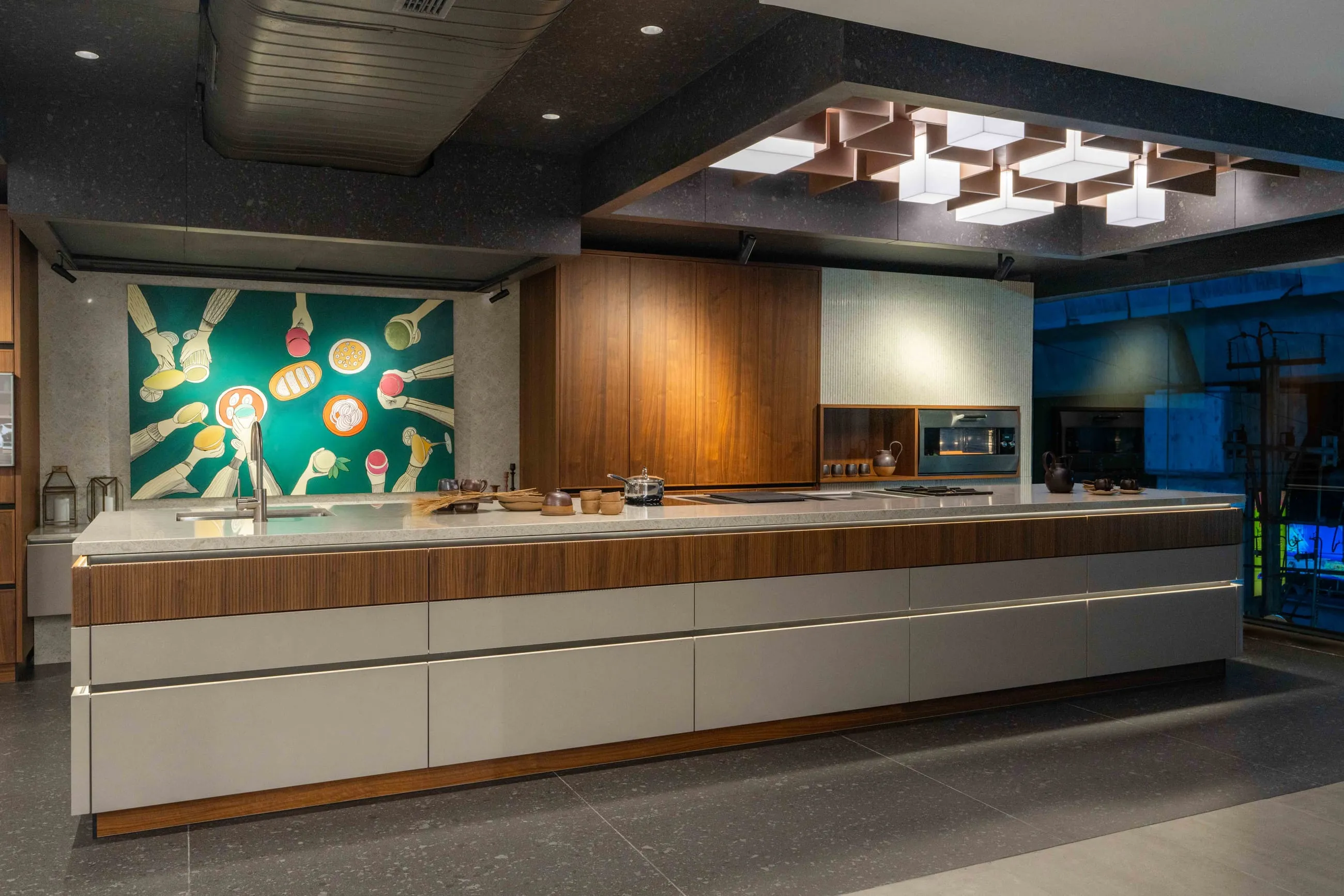 A long Häcker island running the length of the Jubilee Hills showroom